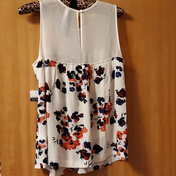 Sleeveless Top - Picture 3 of 6